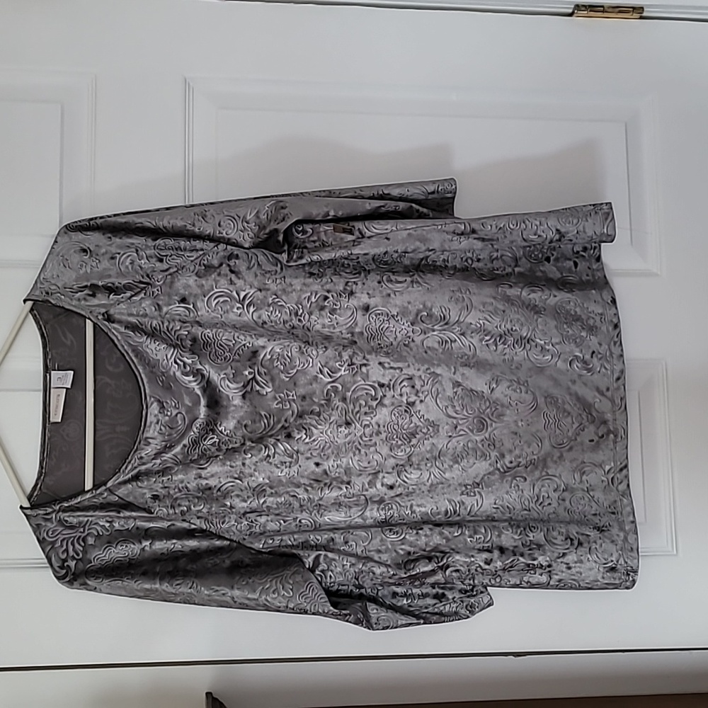 NWT Chico's Silver Top